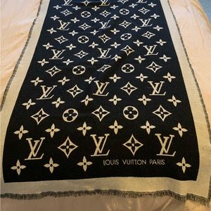 Unisex 70% wool 30%, silk, black and white Louis Vuitton monogram scarf